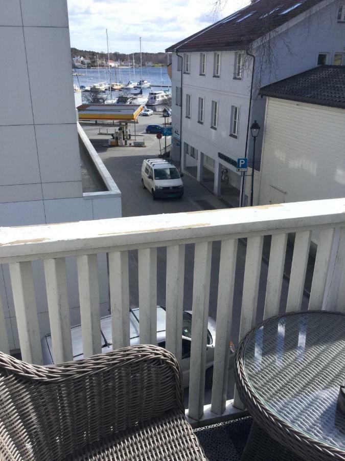 Holsthuset Losji Grimstad  Exterior photo