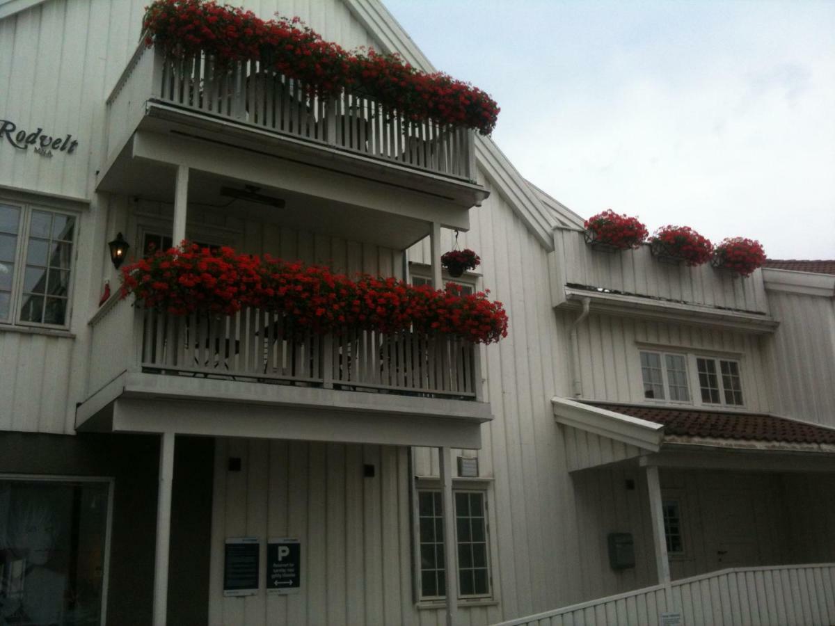 Holsthuset Losji Grimstad  Exterior photo