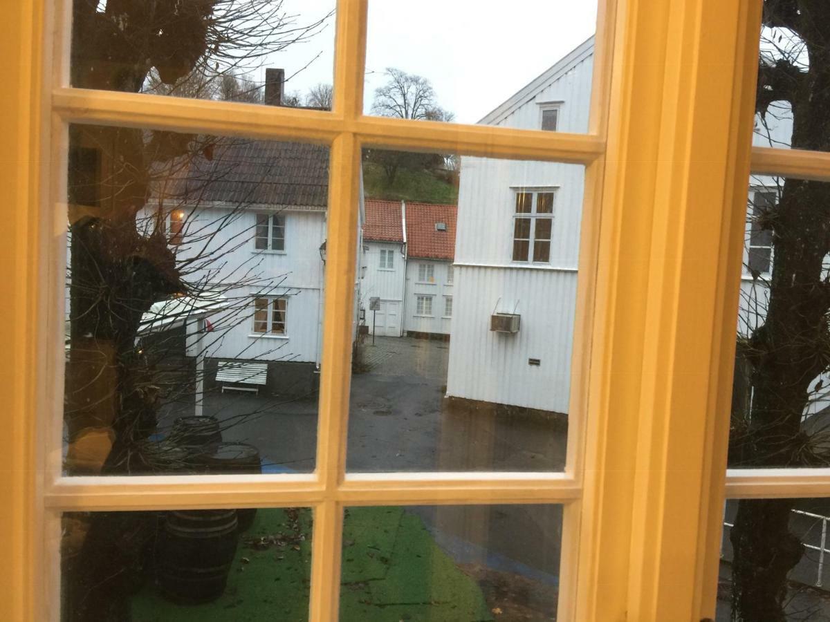 Holsthuset Losji Grimstad  Exterior photo